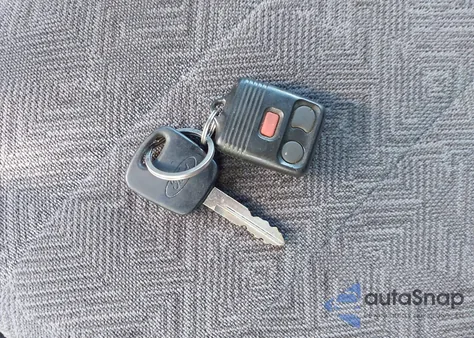 2000 Ford Explorer Xlt from USA, damaged, VIN 1FMZU63E2YZC67651